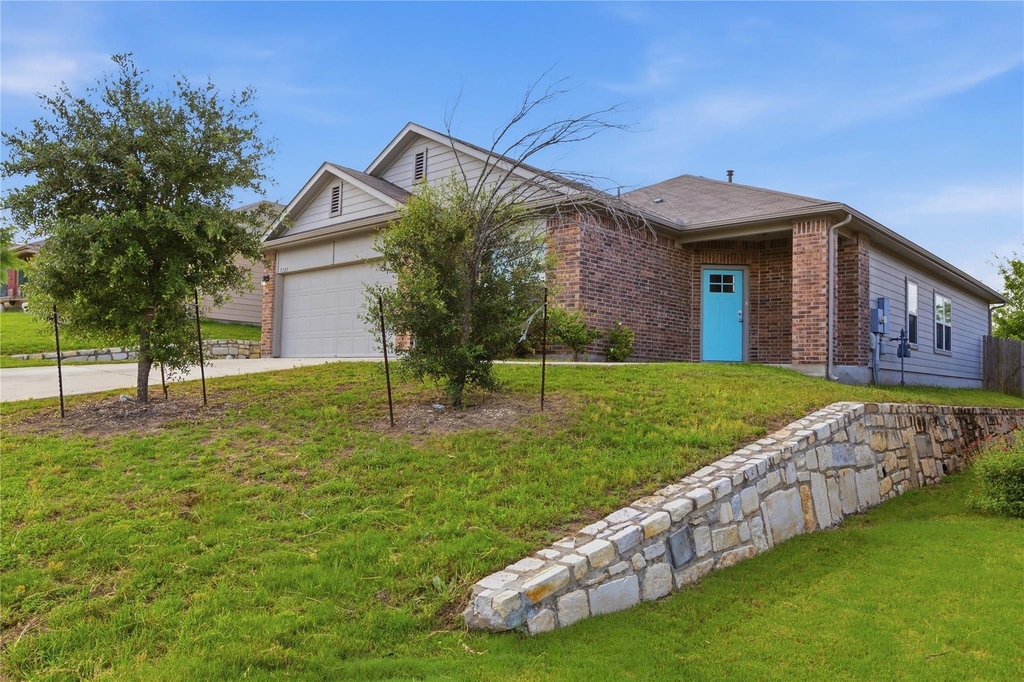 7121 Ranchito Dr - Photo 0