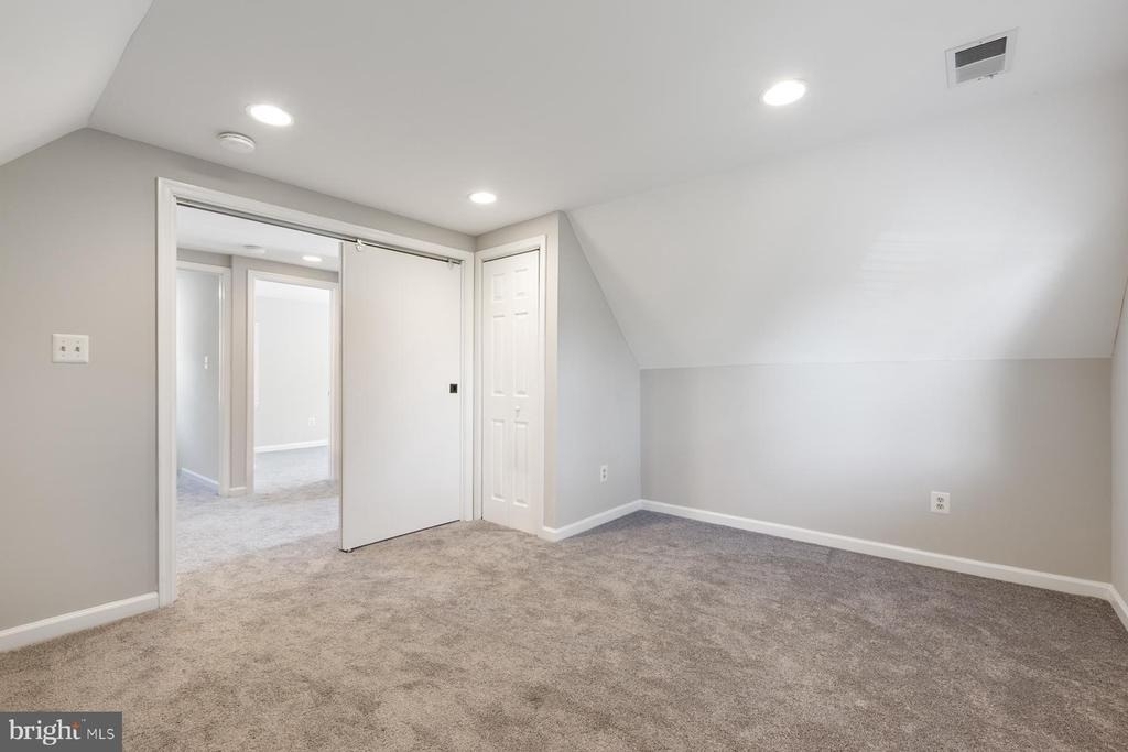 6903 Friendship Road - Photo 29