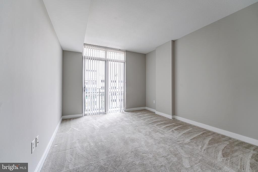 155 Potomac - Photo 10