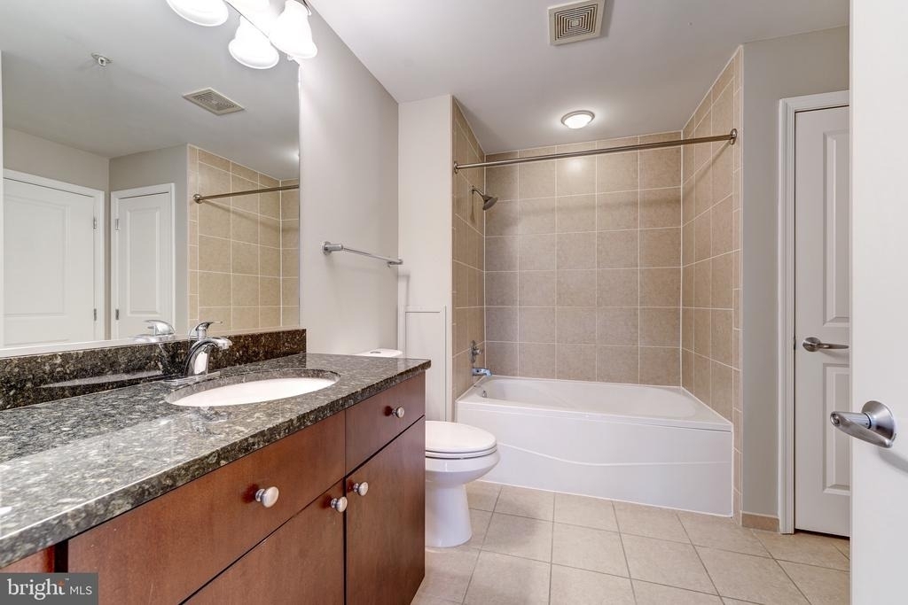 155 Potomac - Photo 12