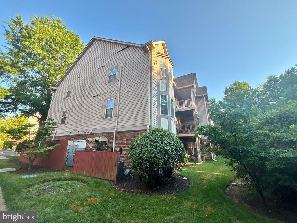 9704 Lake Pointe - Photo 2