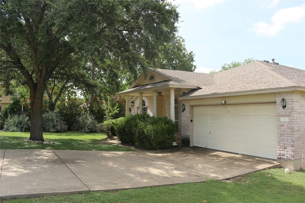 1811 W Pflugerville Pkwy - Photo 1