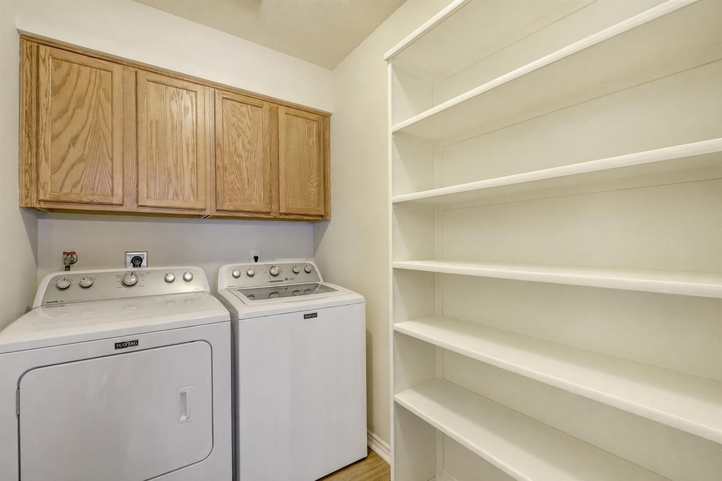 10312 Huxley St - Photo 12