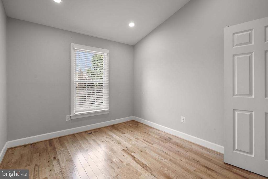 10 Loganwood Court - Photo 23