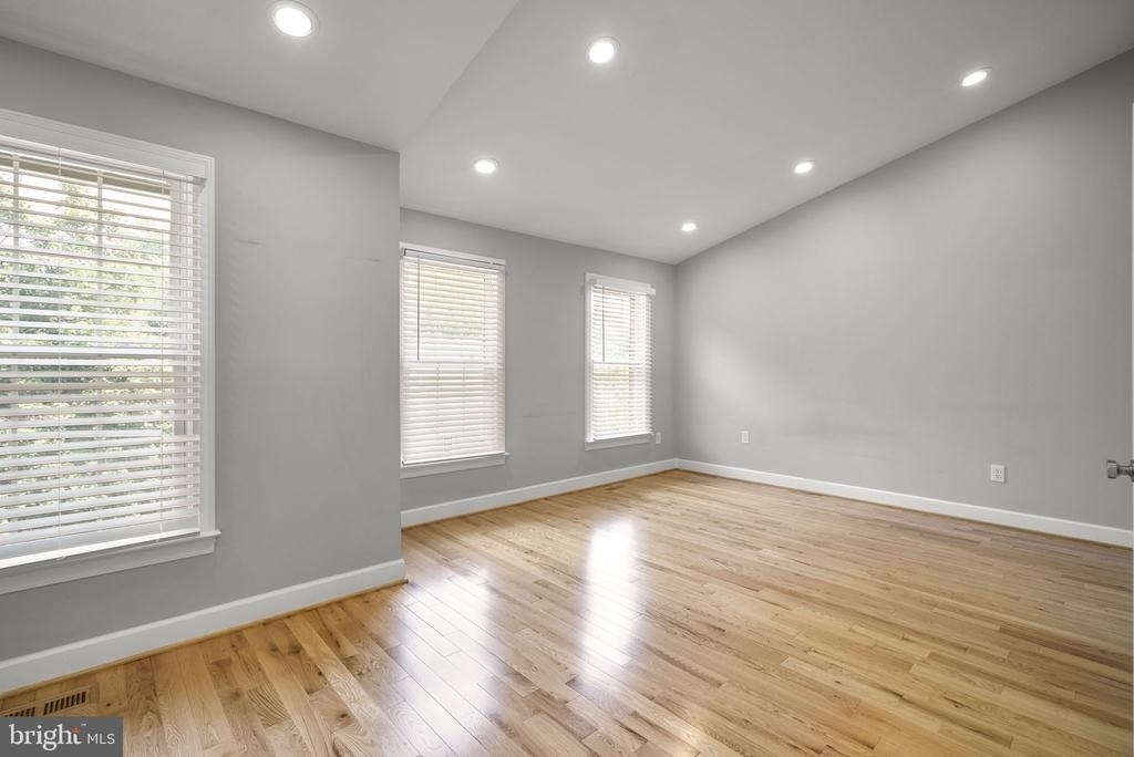 10 Loganwood Court - Photo 17
