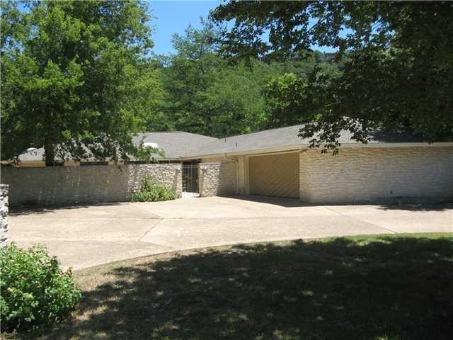 2001 Manana St - Photo 0