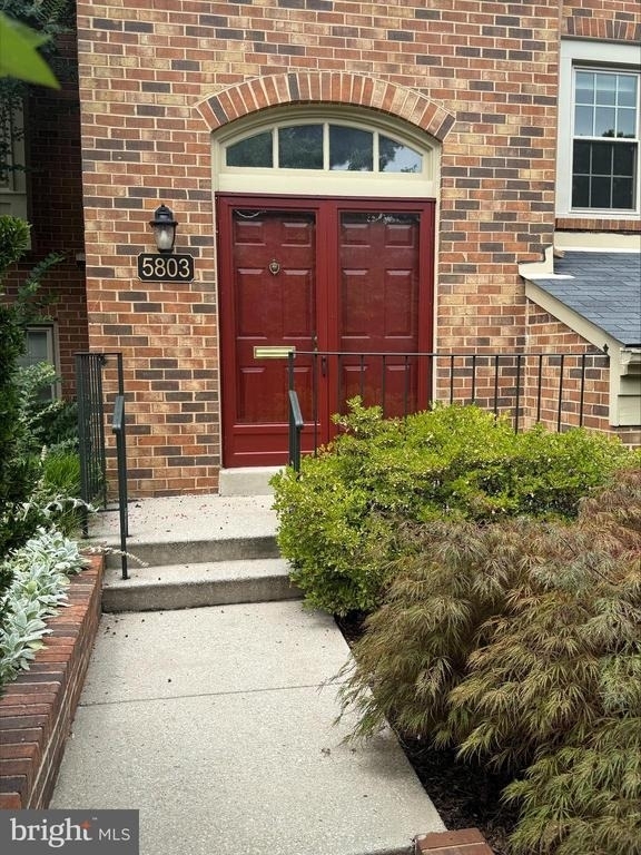 5803 Tudor Lane - Photo 1