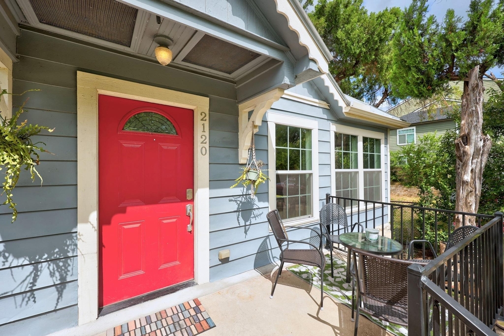 2120 Leander St - Photo 4