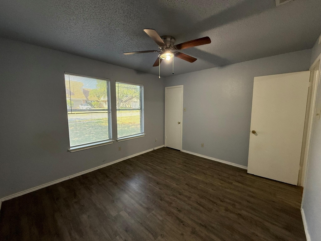1200 Orchard Park Cir - Photo 7
