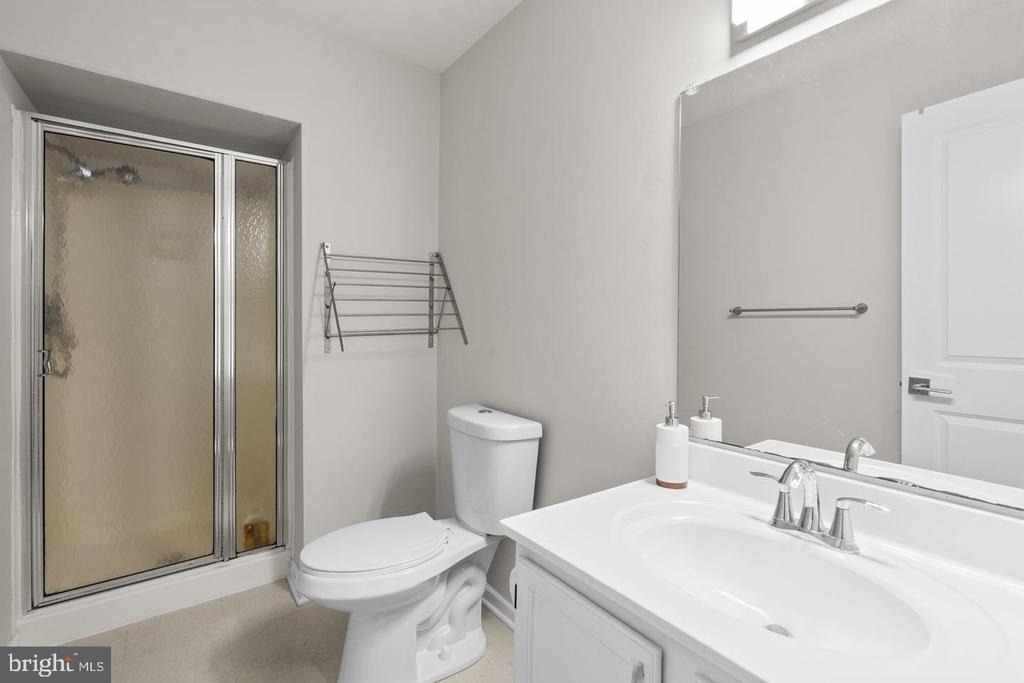 18005 Sunset Lake Court - Photo 32