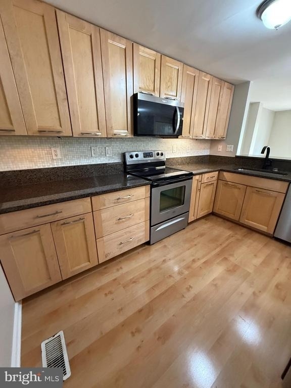 9425 Gentle Circle - Photo 8