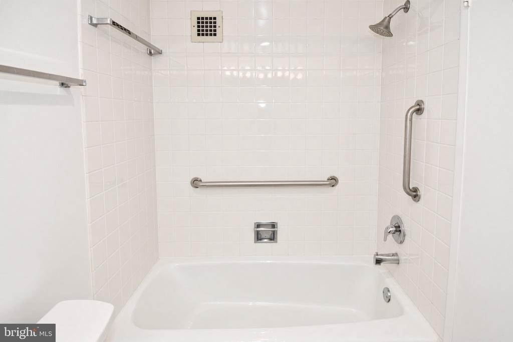 5500 Friendship Boulevard - Photo 30