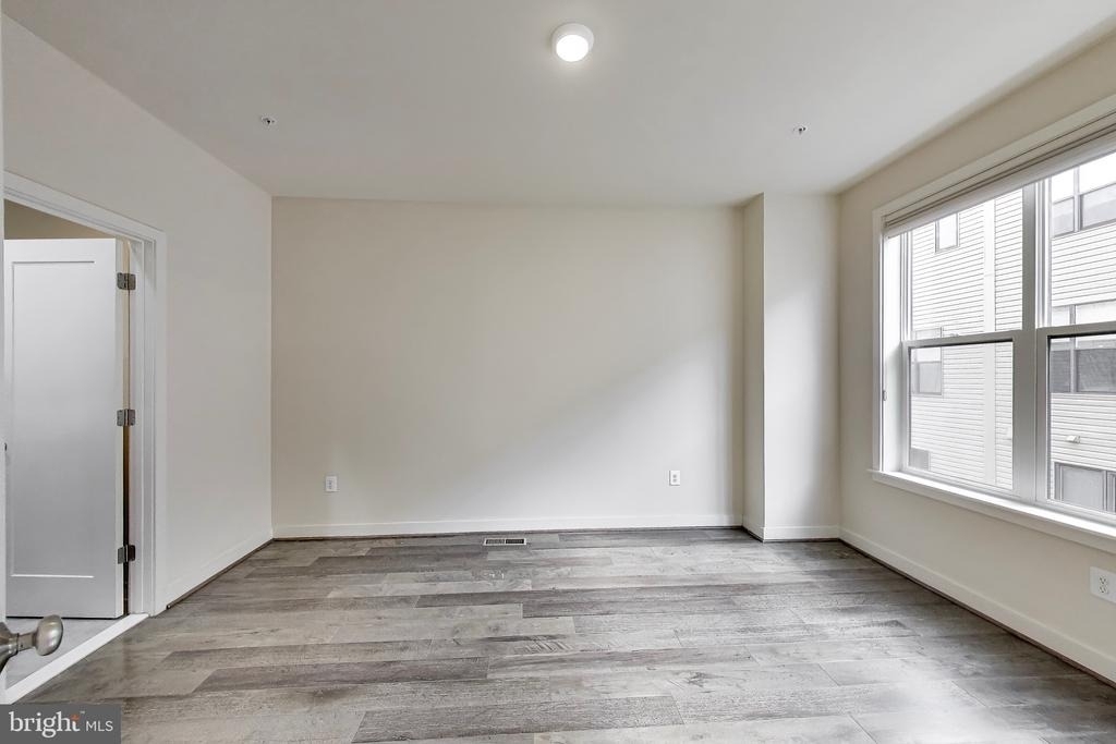 16616 Crabbs Branch Way - Photo 14