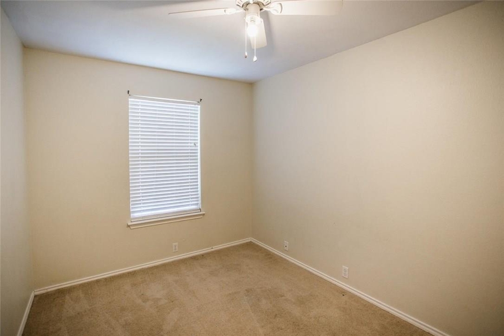 145 Michaelis St - Photo 15