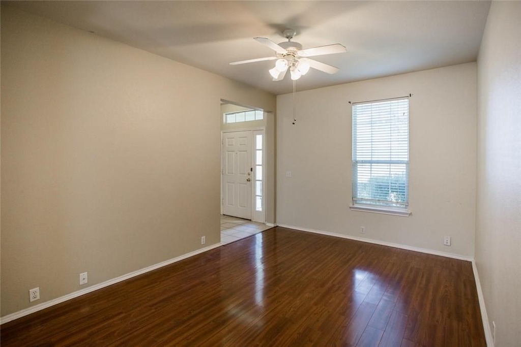 145 Michaelis St - Photo 3