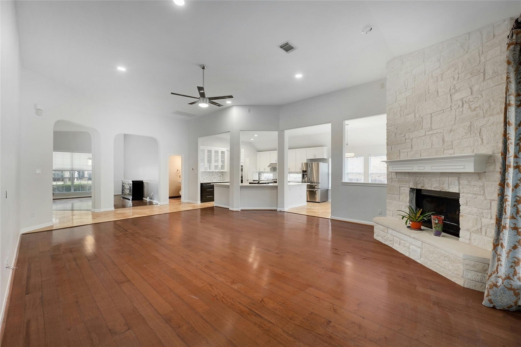 3806 Azur Ln - Photo 4