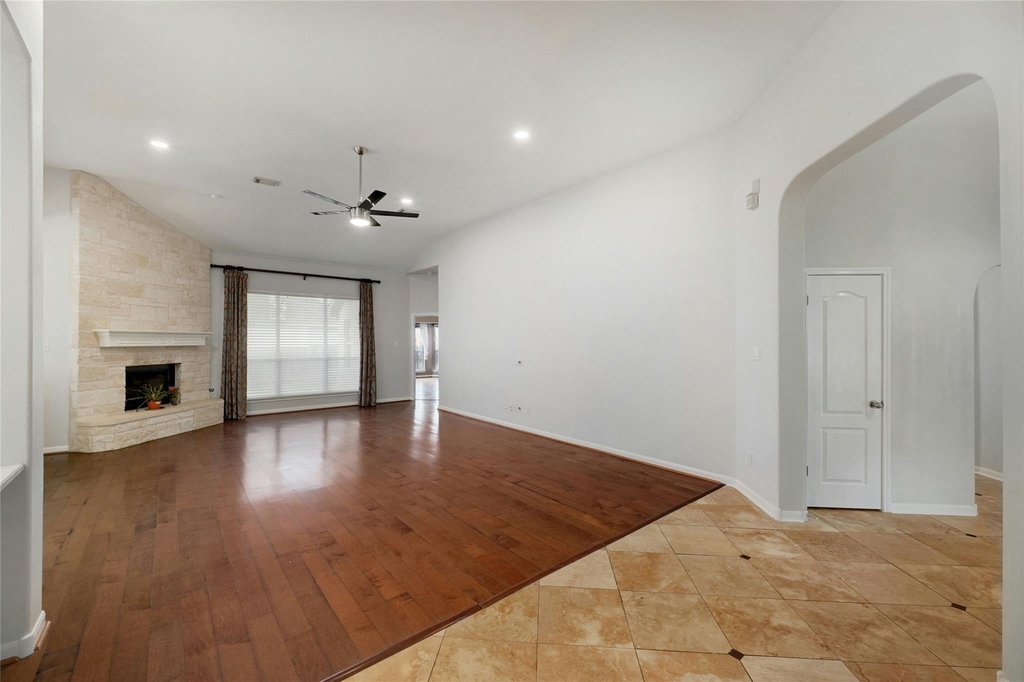 3806 Azur Ln - Photo 5