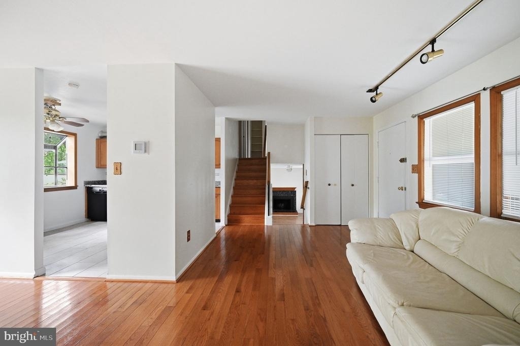 6251 Parallel Lane - Photo 13
