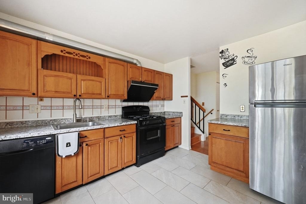 6251 Parallel Lane - Photo 8