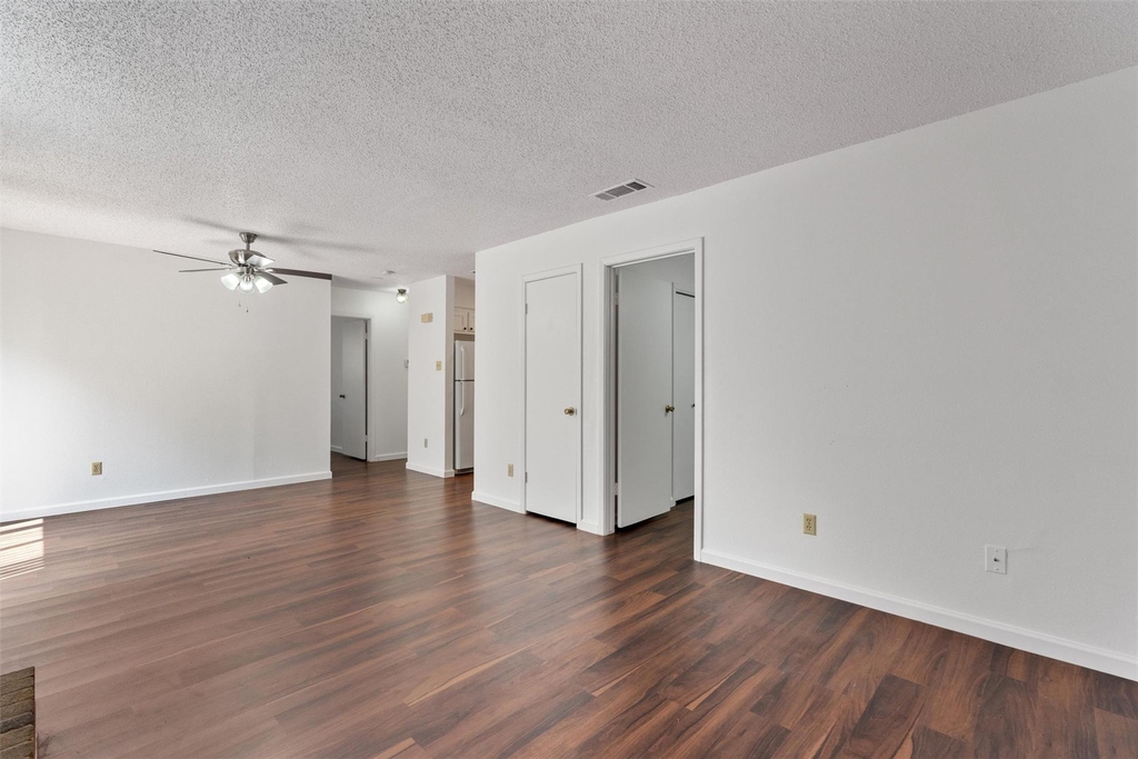 12900 Hymeadow Dr - Photo 2