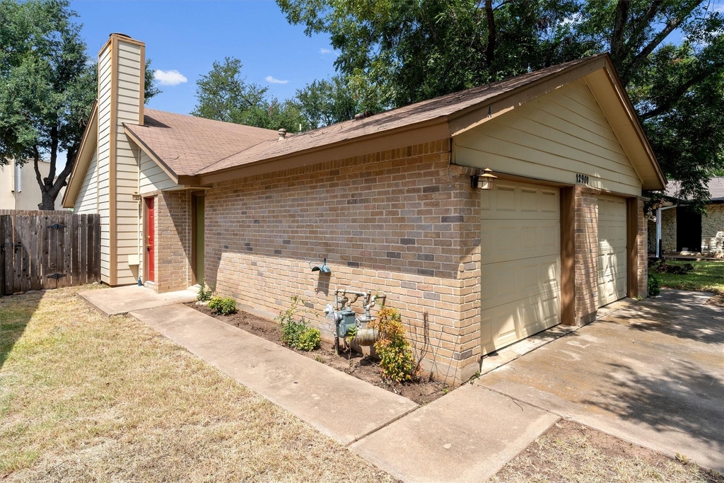 12900 Hymeadow Dr - Photo 1