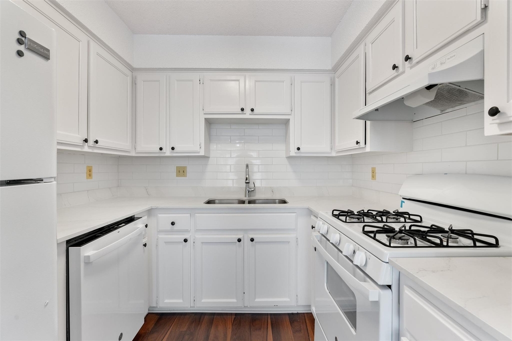 12900 Hymeadow Dr - Photo 6