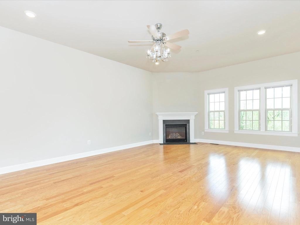 3838 Fulham Road - Photo 12