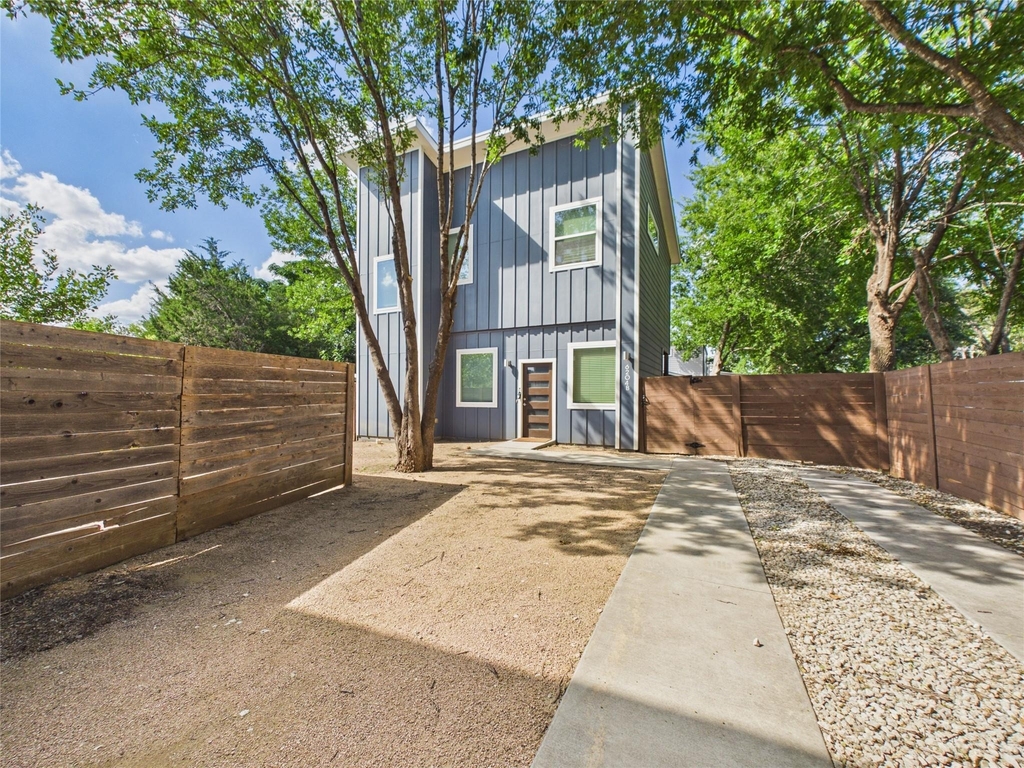 6204 Langham St - Photo 0