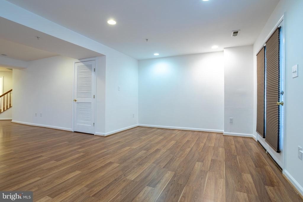 9314 Penrose Street - Photo 29