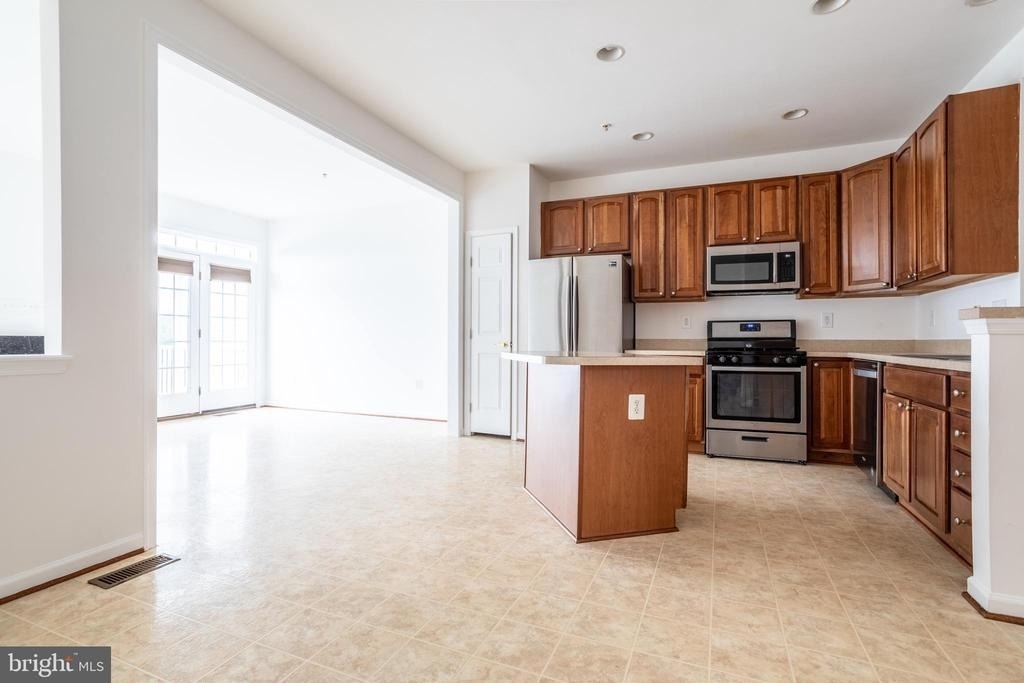 9314 Penrose Street - Photo 9