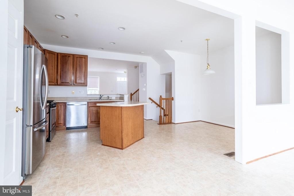 9314 Penrose Street - Photo 8