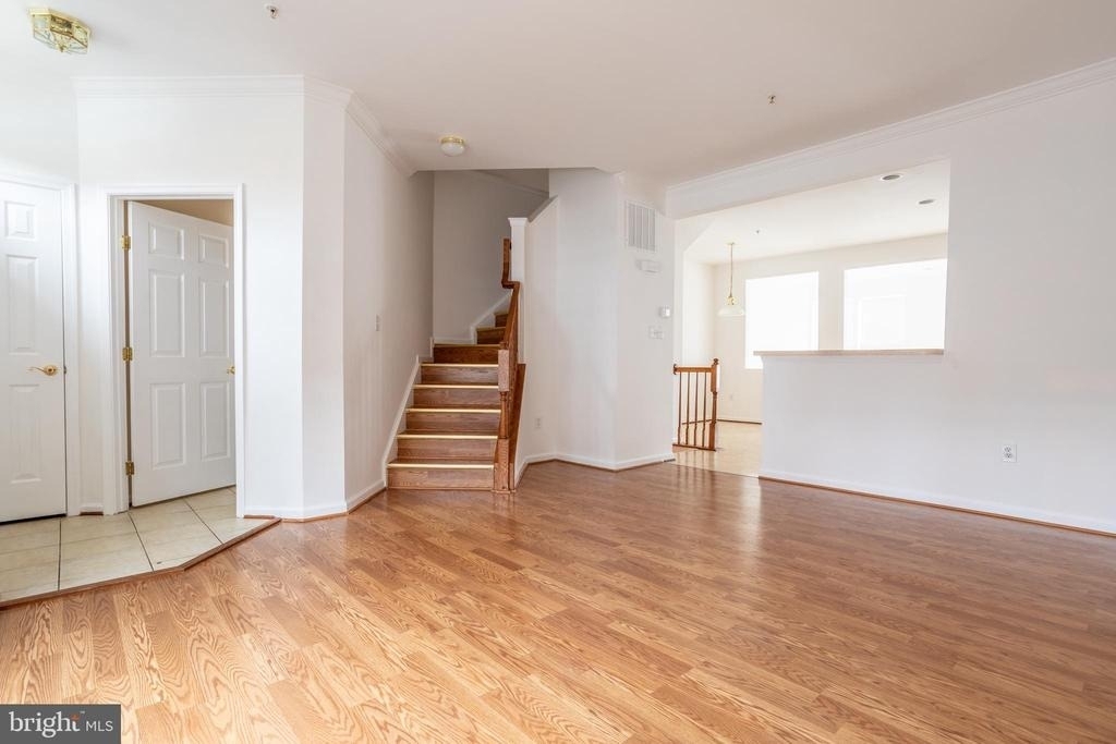 9314 Penrose Street - Photo 4