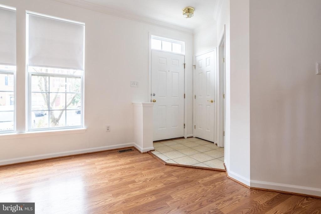 9314 Penrose Street - Photo 2
