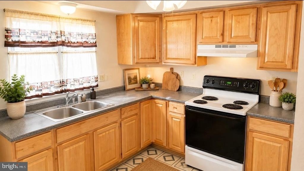 2561 Robinson Place - Photo 3