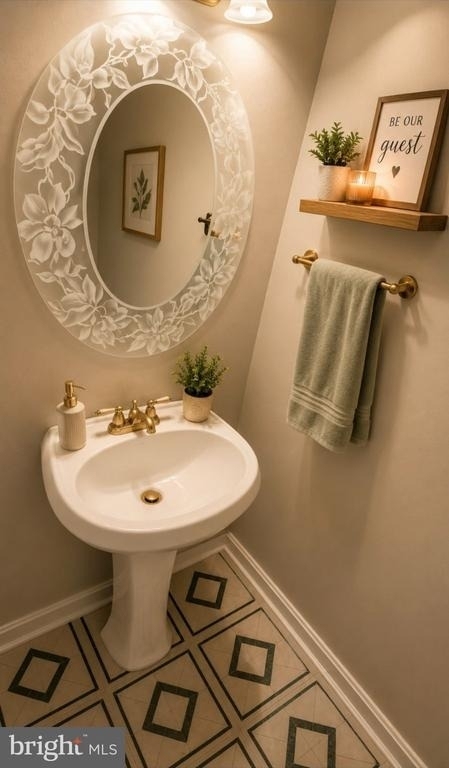 2561 Robinson Place - Photo 2
