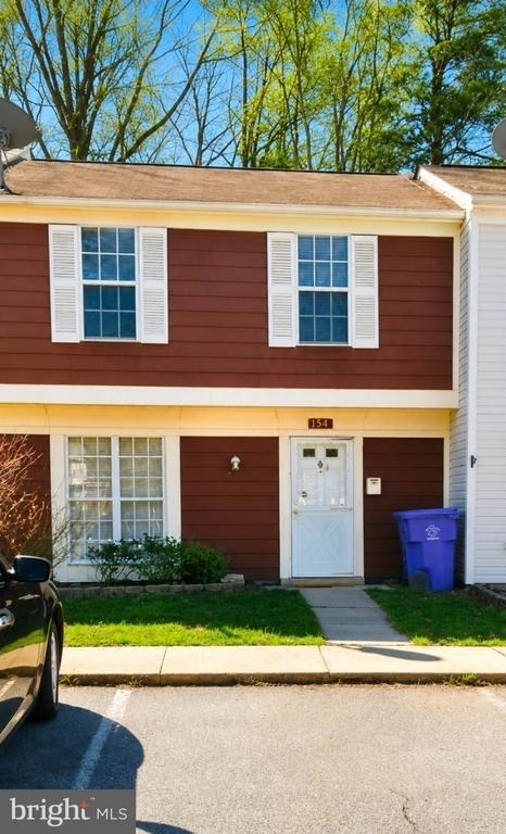 2561 Robinson Place - Photo 0