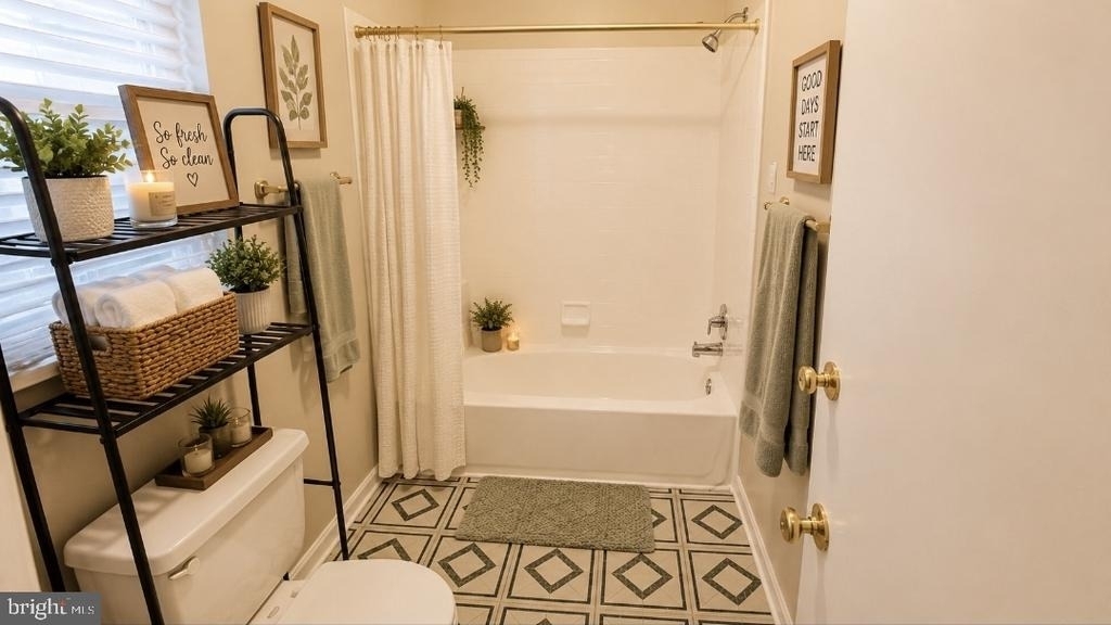 2561 Robinson Place - Photo 1