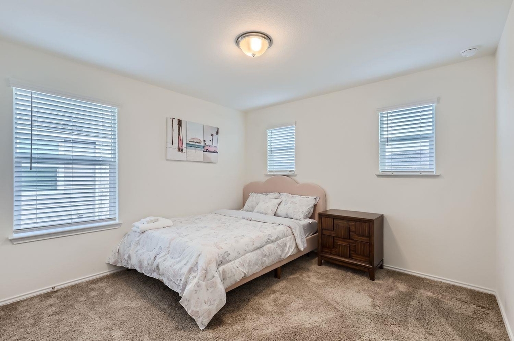 2110 Goji Ln - Photo 20