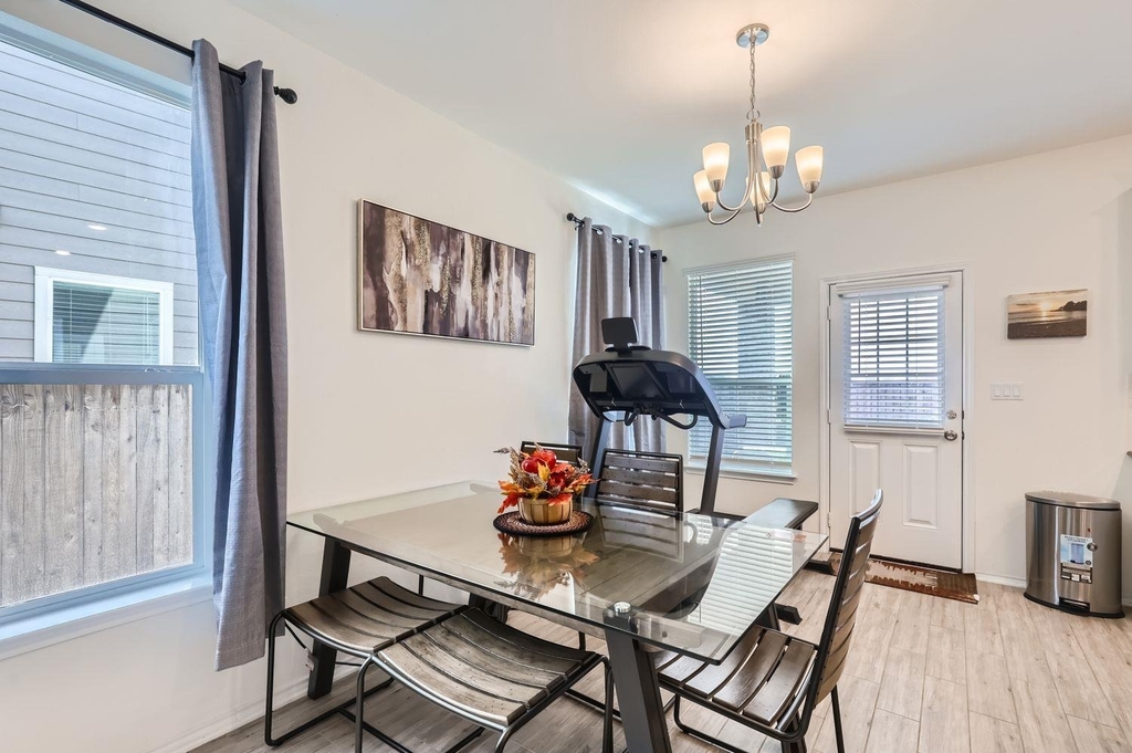 2110 Goji Ln - Photo 11