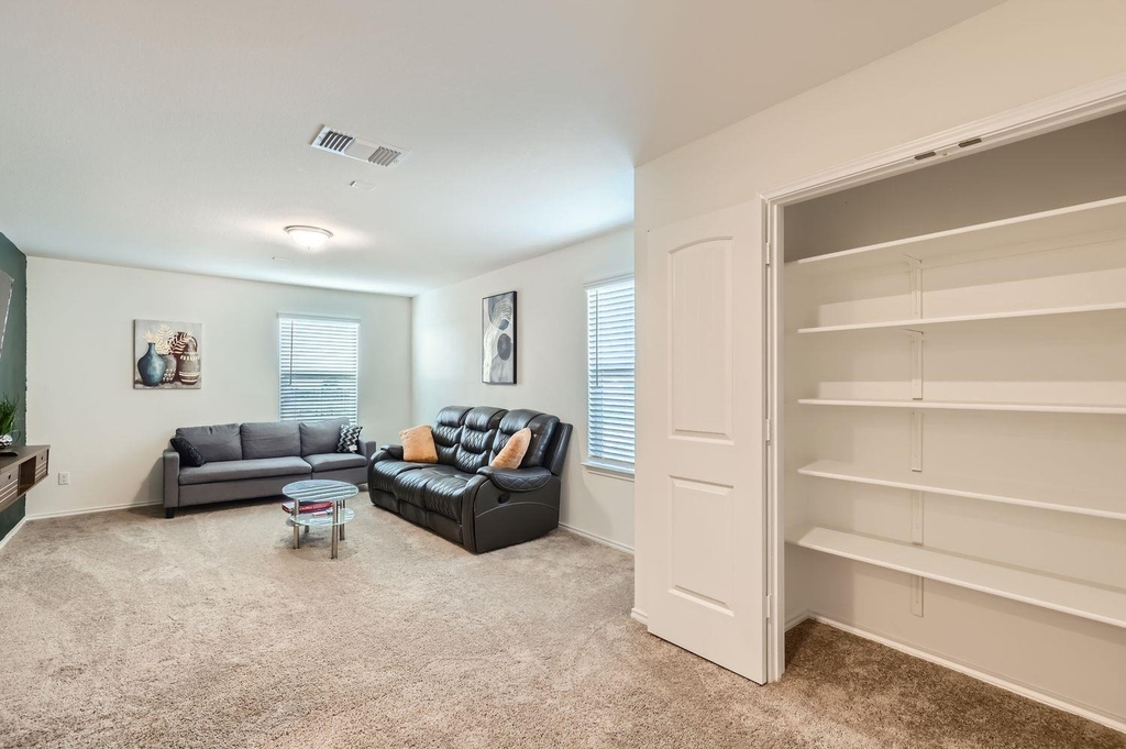 2110 Goji Ln - Photo 16