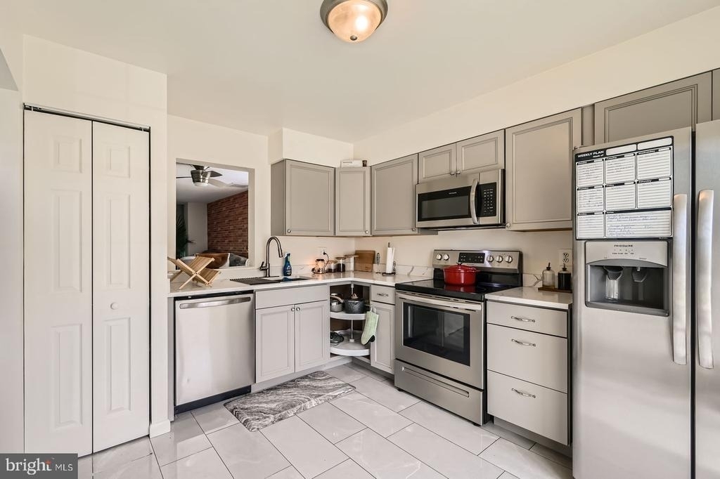 2401 Kevsway Court - Photo 2