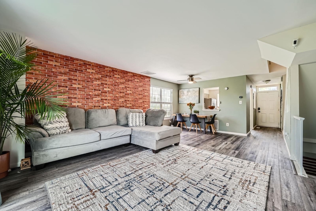 2401 Kevsway Court - Photo 8