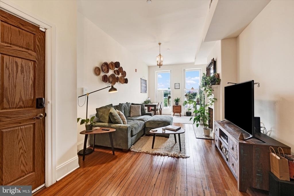 1625 Saint Paul Street - Photo 3