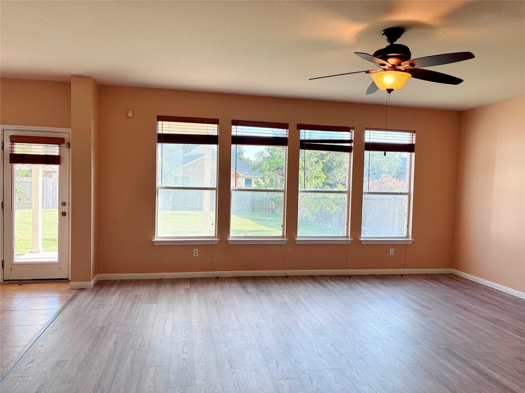 4116 Meadow Bluff Way - Photo 5