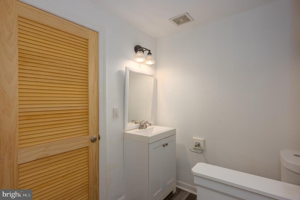 4616 Curtis Avenue - Photo 5