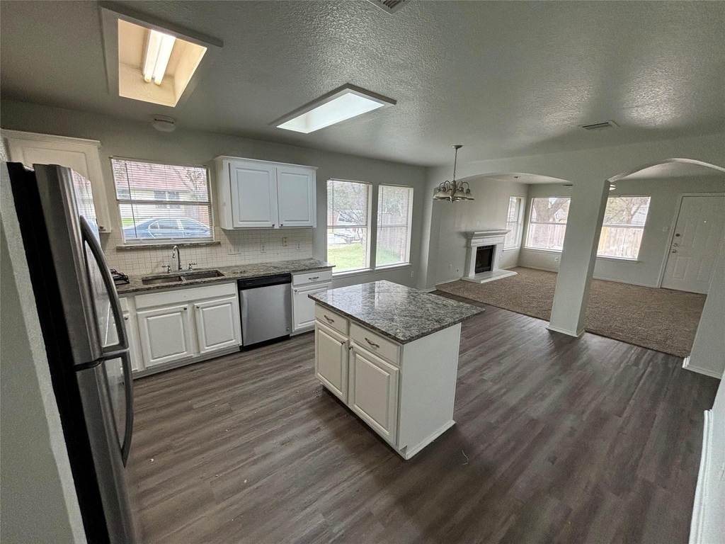 8616 Devine Ln - Photo 4