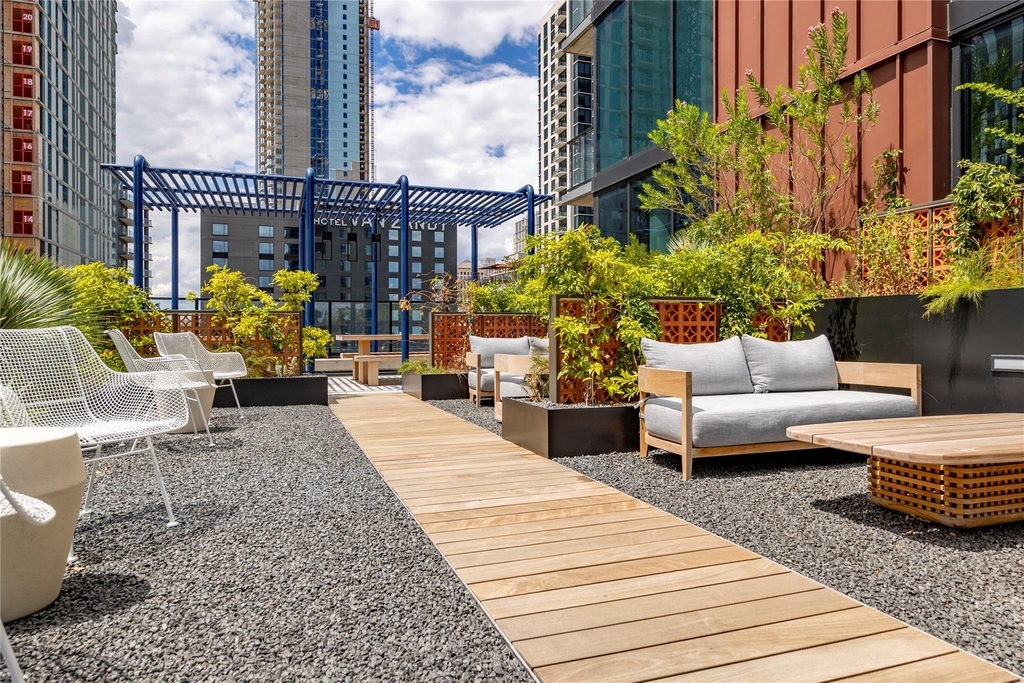 84 East Ave - Photo 10
