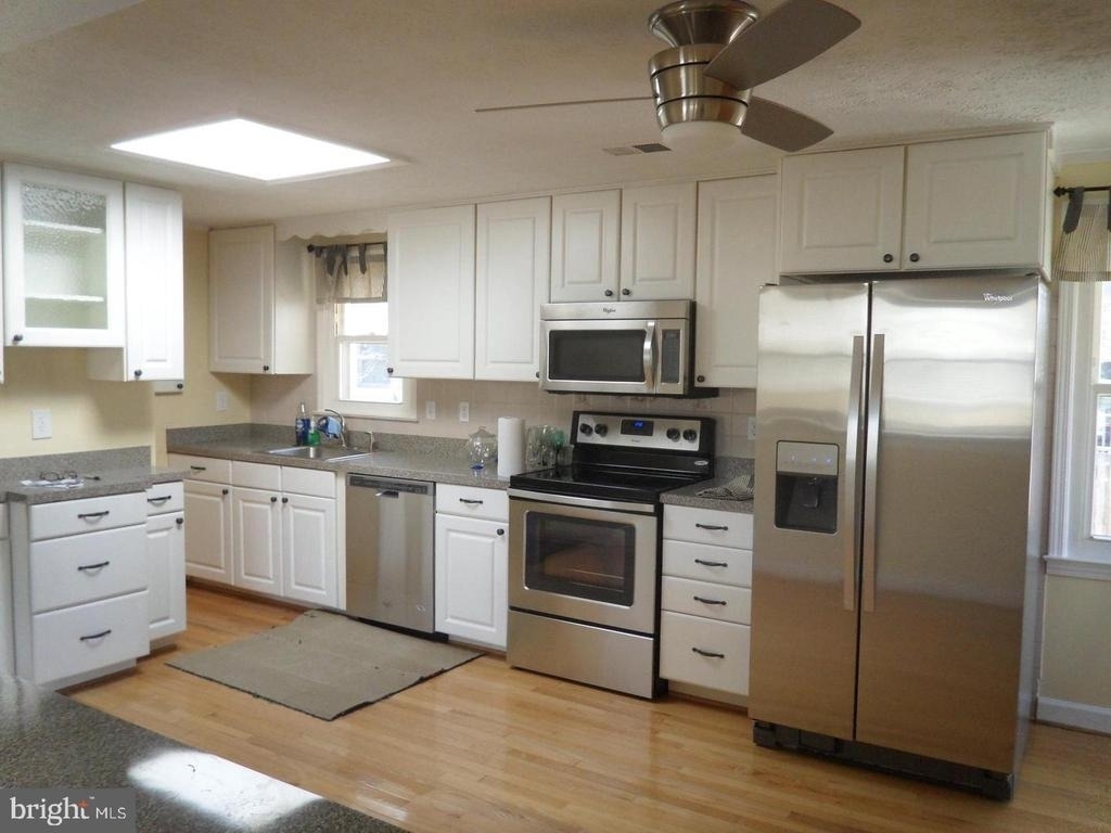 621 Alabama Avenue - Photo 2