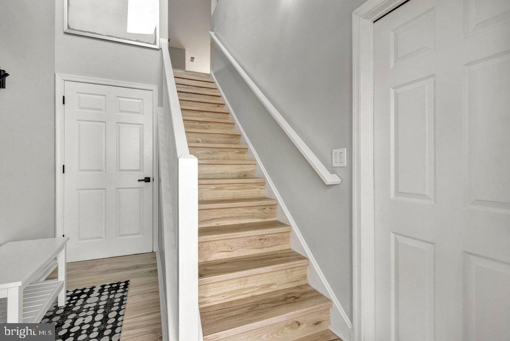 297 Lakeside Drive - Photo 3