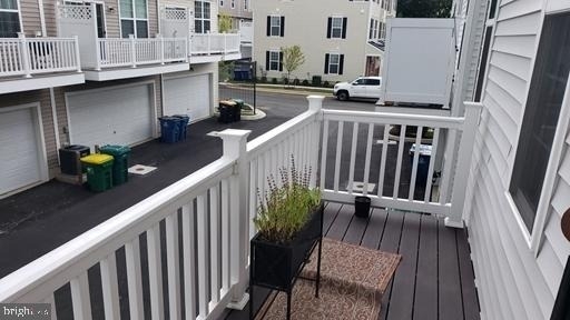 949 Manor Avenue N - Photo 10